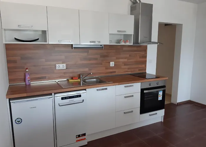 Romance Хотел Китен