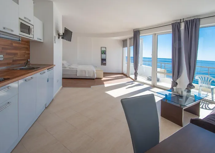 Romance Хотел Китен