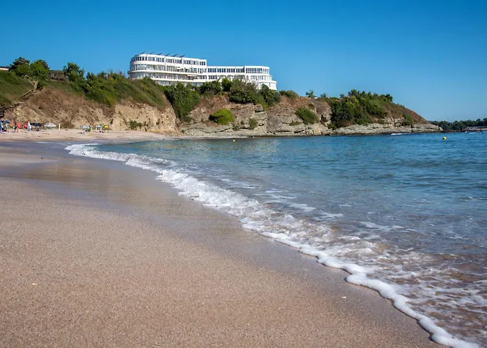 Romance Хотел Китен