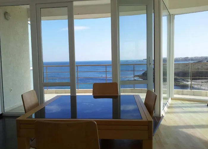 Romance Хотел Китен