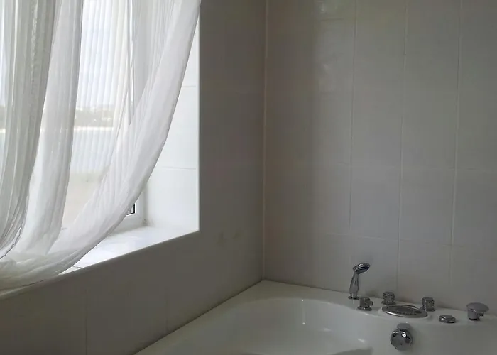 Romance Хотел Китен